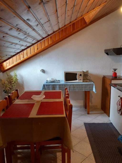 Cozy Loft With Fireplace & View Мецово Екстер'єр фото